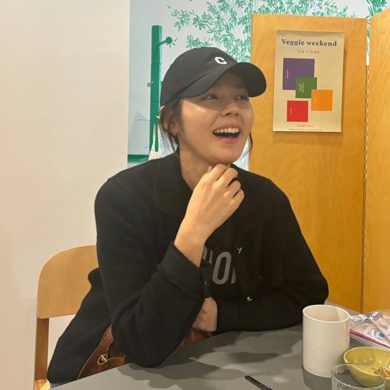 Everyone Knew Her as a Screen Goddess. Then She Went on a Variety Show and Everything Changed: Han Ga-in Nails Autumn Casual in Three Unexpected Ways