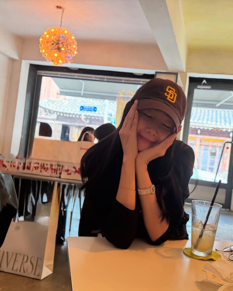 Actress Choi Ji-woo Won a Lookalike Contest for Isabelle Adjani in the 90s and Never Looked Back—Now She's Teaching Brown Tones