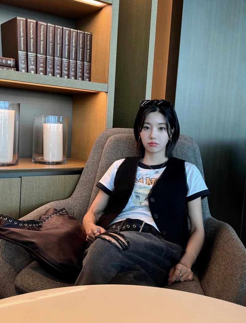 Singer Kwon Eun-bi Defied Her Parents Three Times to Get On Stage—Now Watch Her Own Every Room She Walks Into