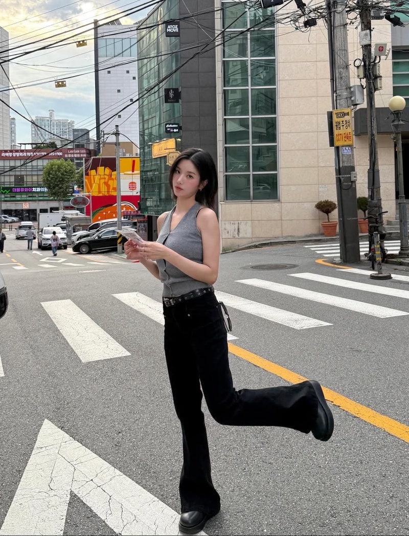 Singer Kwon Eun-bi Defied Her Parents Three Times to Get On Stage—Now Watch Her Own Every Room She Walks Into