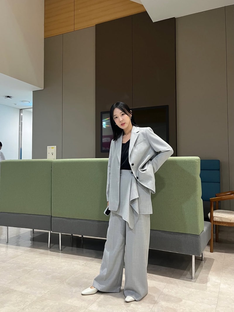 28 Years In, Same Voice, Different Angles: Lee Ji-hye's Deep Wine Power Move