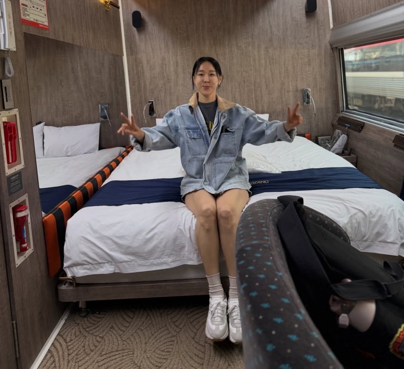 28 Years In, Same Voice, Different Angles: Lee Ji-hye's Deep Wine Power Move