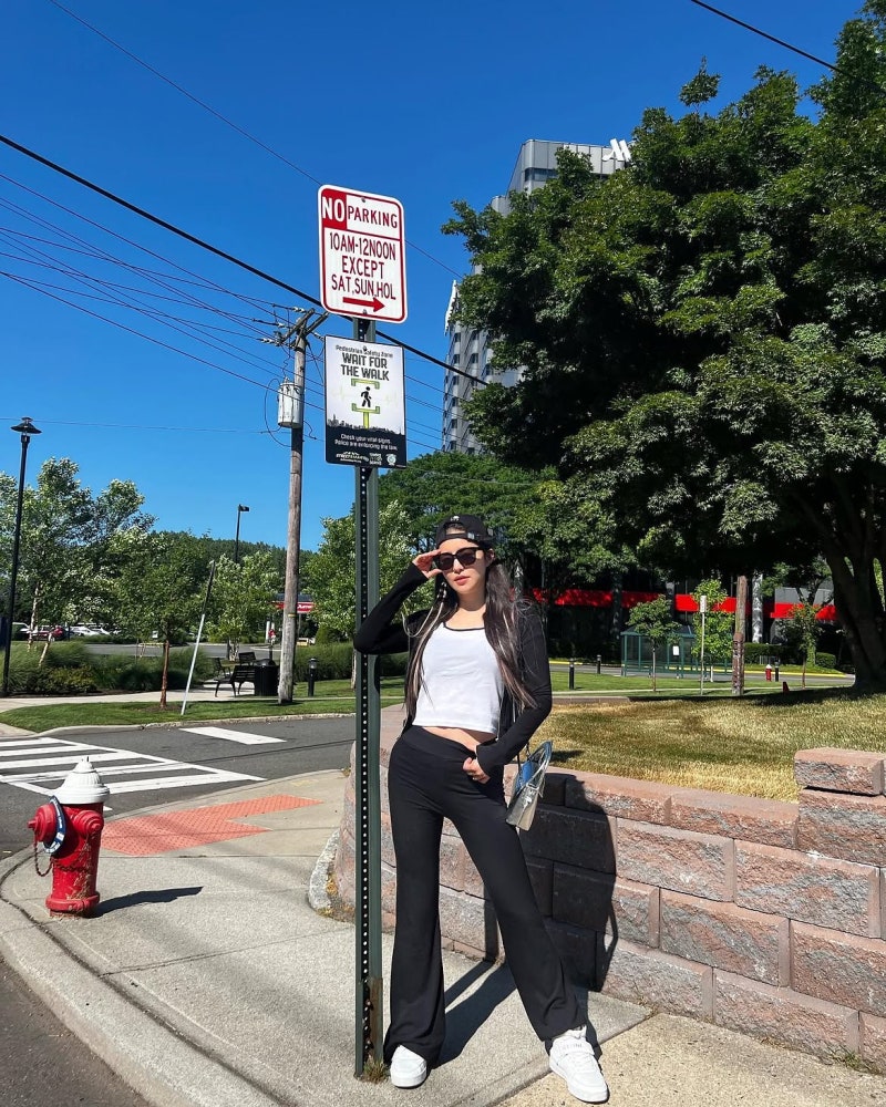 From 4-Year-Old Song to Chart Peak: Nam Yu-jeong's Travel Casual Style