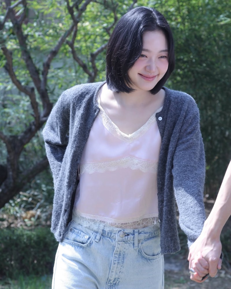 From Red Carpet to Neighborhood Corner: Kim Go-eun Rotates Through Four Distinct Styles in a Single Season