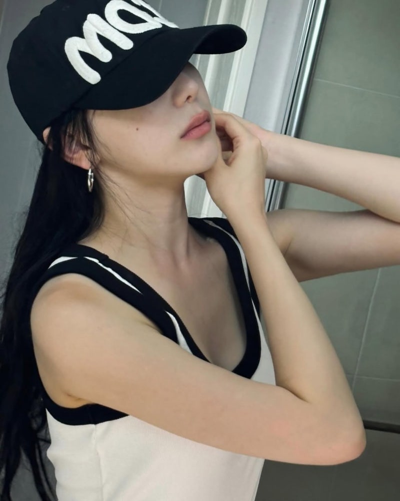 Center Energy: Lee Chae-yeon's Performance Queen Aesthetic in Hiking Gear and Sequins