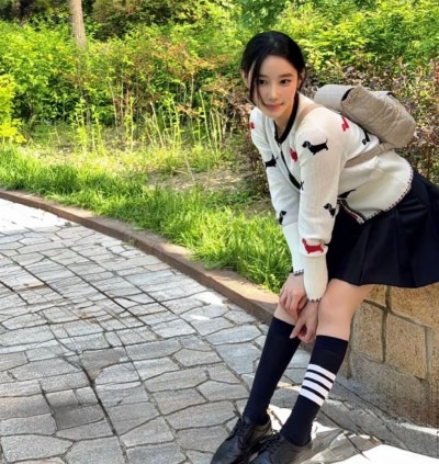 Shin Ji-won's Energy Shift—From Athlete to Red-Carpet Siren in Seconds
