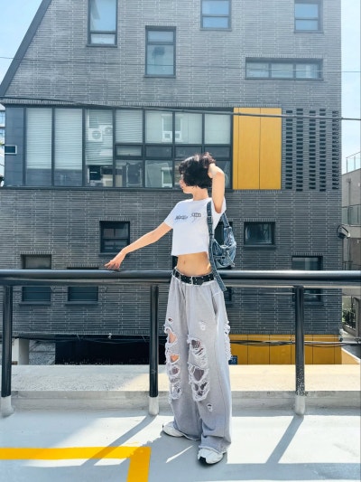 Beauty That Takes Its Own Risks: How Nana Wears Comfort Into Confidence