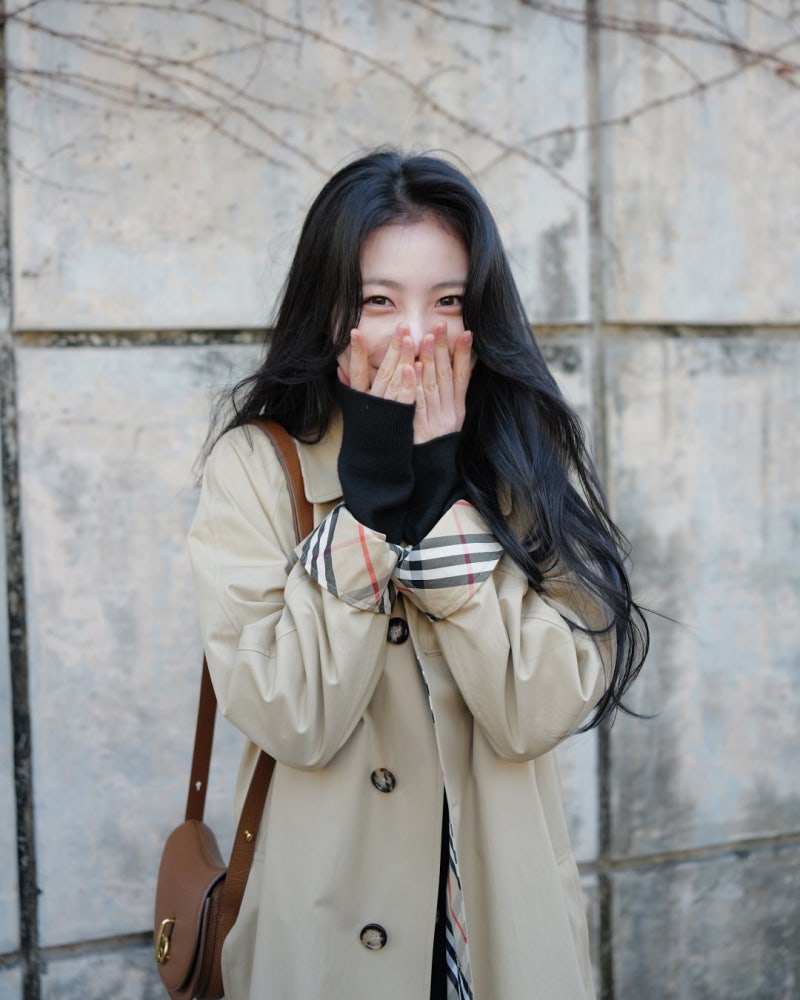 Shin Ye-eun's Autumn Palette: Four Outfits That Prove Versatility Doesn't Mean Shapeshifting