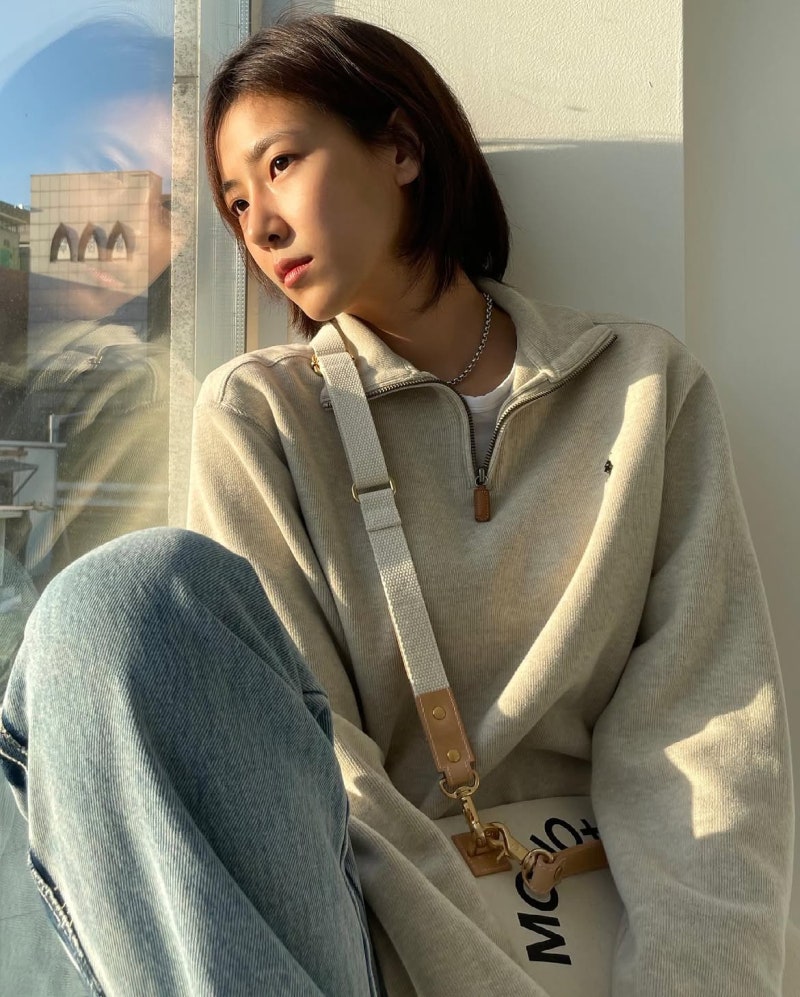 Bae Da-bin on How to Use Negative Space Like a Model