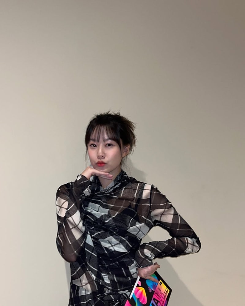 No Makeup is the Best Makeup: How Park Yu-Na Pulls Off Undone Style at 168cm