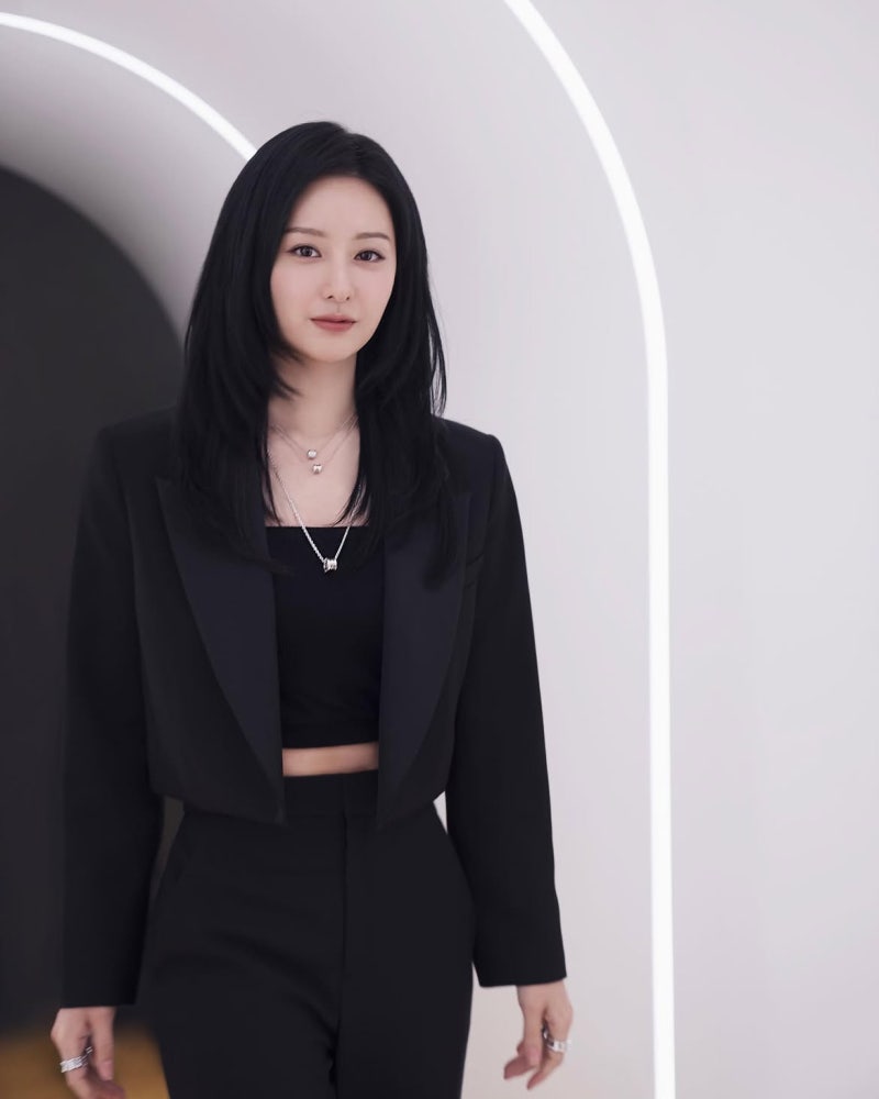 A fellow actor who misunderstood her based solely on her haughty face while filming a drama… “The actress who was surprised by her real personality”’s effortlessly chic everyday casual outfit
