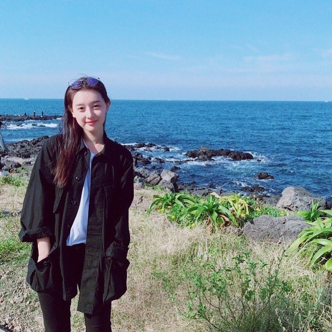 A fellow actor who misunderstood her based solely on her haughty face while filming a drama… “The actress who was surprised by her real personality”’s effortlessly chic everyday casual outfit