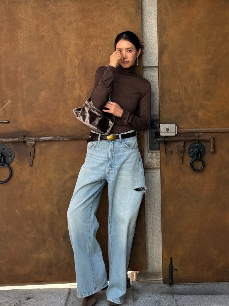 The "Autumn Check Shirt Street Fashion Styling" of an actress who has been talked about as the original "ex-girlfriend" character for over 15 years and becomes a hot topic whenever she takes a selfie.