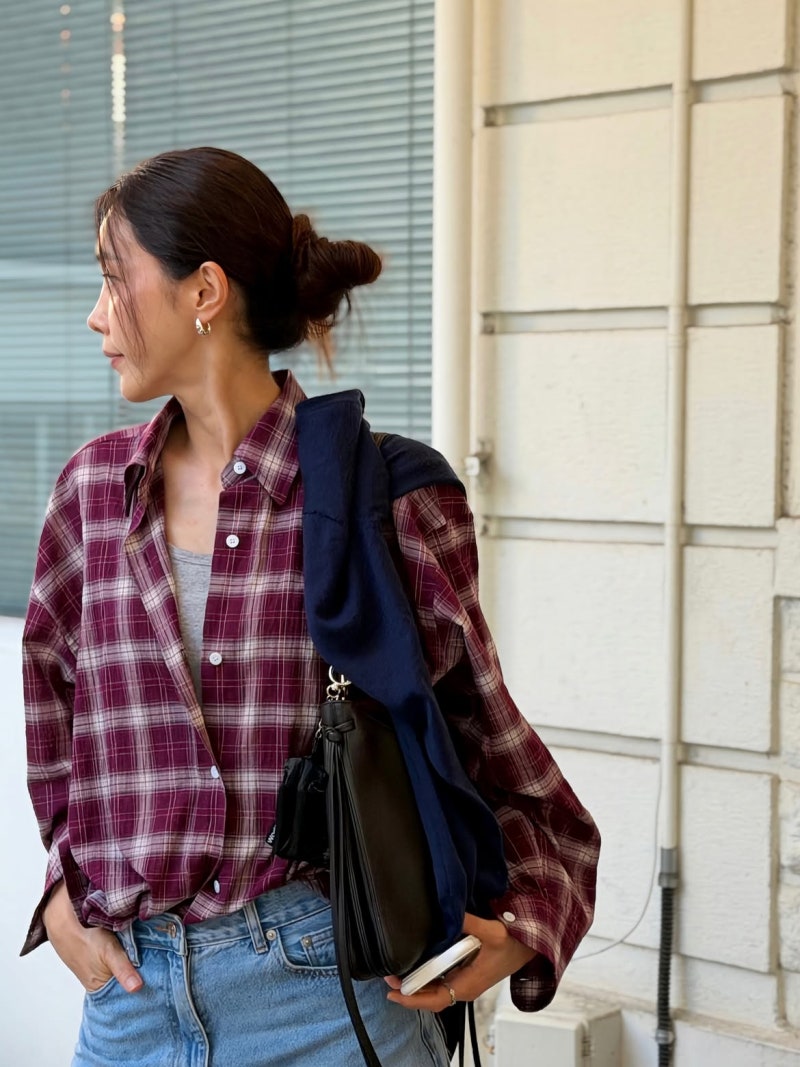 The "Autumn Check Shirt Street Fashion Styling" of an actress who has been talked about as the original "ex-girlfriend" character for over 15 years and becomes a hot topic whenever she takes a selfie.