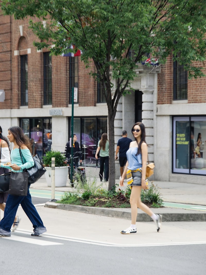 Who took this... Kim Sa-rang's New York street photos turned into a photoshoot just by walking!