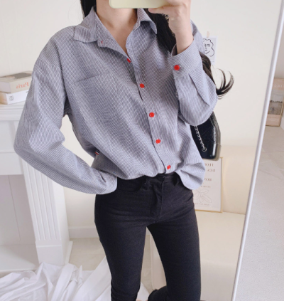 “I thought it was just an ordinary striped shirt?”… Women’s striped shirt styling with red buttons as a focal point