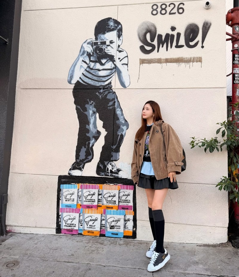 Anyone who loves traveling can't help but be drawn to this… Actress Lee Da-hae’s 5 Fashion Tips That Turn Even Comfortable Clothes into a Travel Look