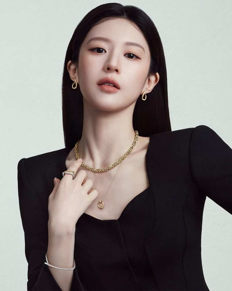 Ko Yoon-jung as a Living Canvas: DIDIER DUBOT's D Collection Is Wearable Art