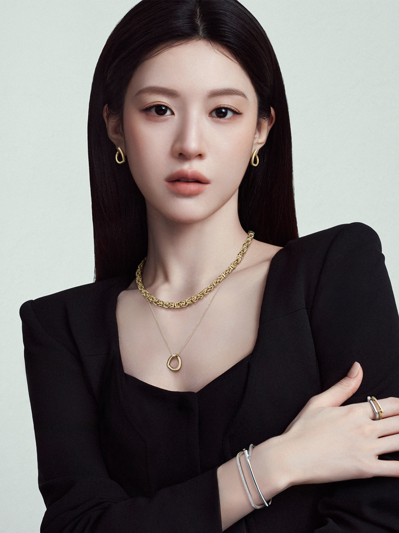 Ko Yoon-jung as a Living Canvas: DIDIER DUBOT's D Collection Is Wearable Art