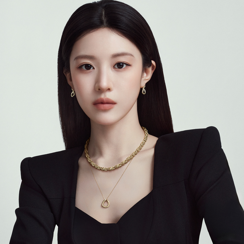 Ko Yoon-jung as a Living Canvas: DIDIER DUBOT's D Collection Is Wearable Art