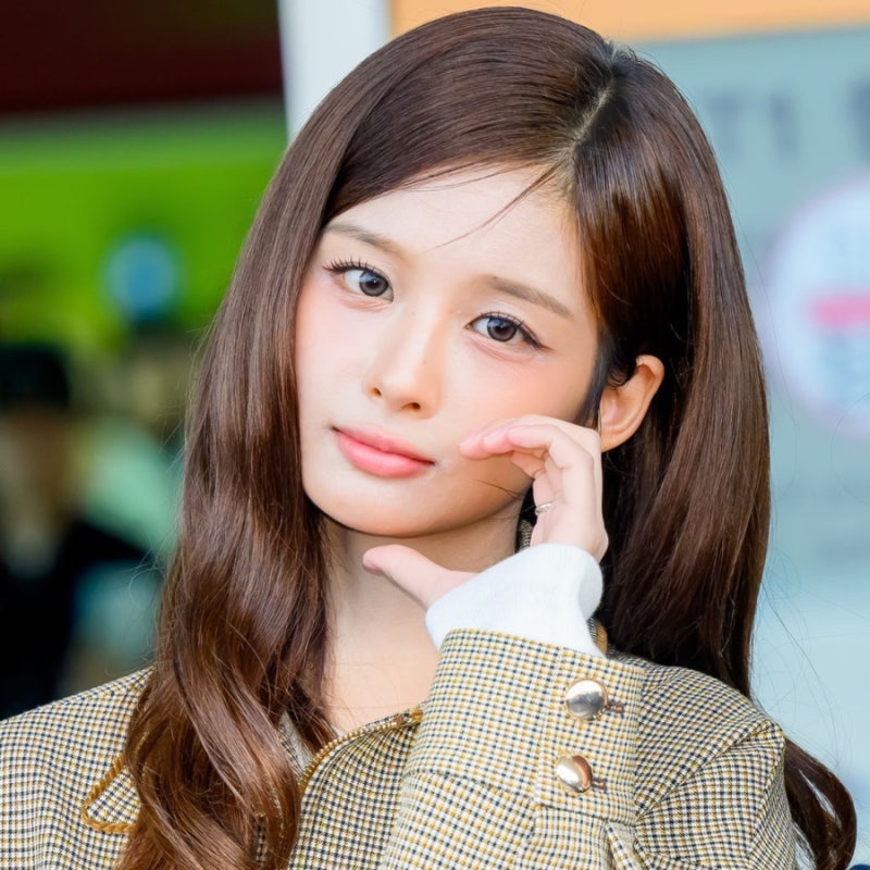 Seol Yun Makes Mixed Brands Look Like a Designer Set at the Airport