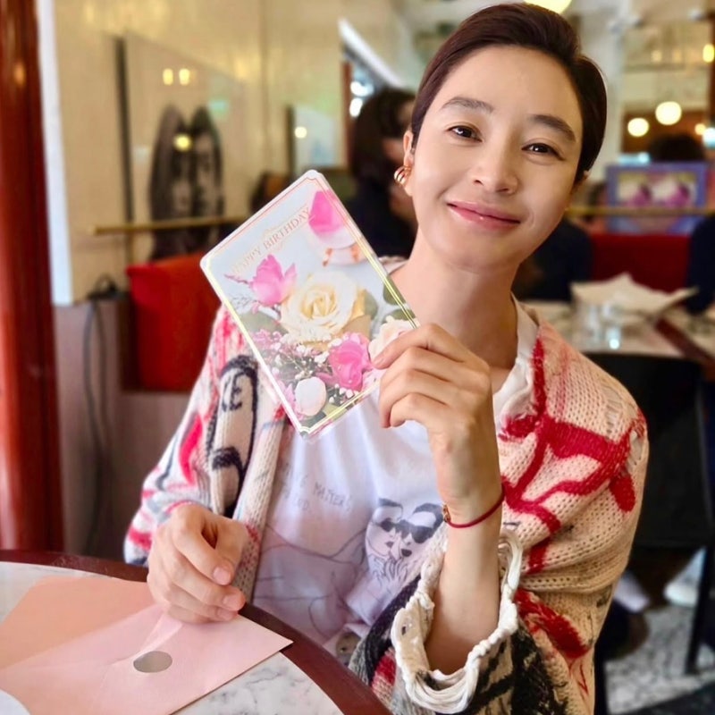 The Vintage Cardigan Kim Hye-soo Wore Still Looks Luxe At 56..