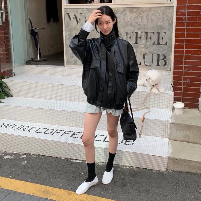 Leather Is The Fall Jacket Move.. But Cha Jung-won's Shoes Steal The Look