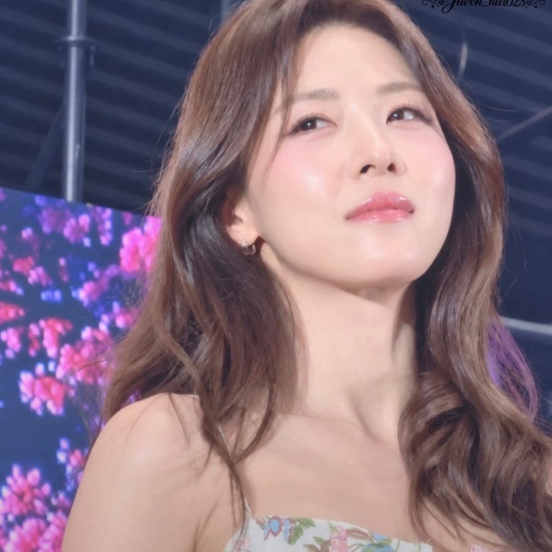 A celebrity who is just around the corner of their 50s... reportedly tore up a recent event look with SPA fashion.