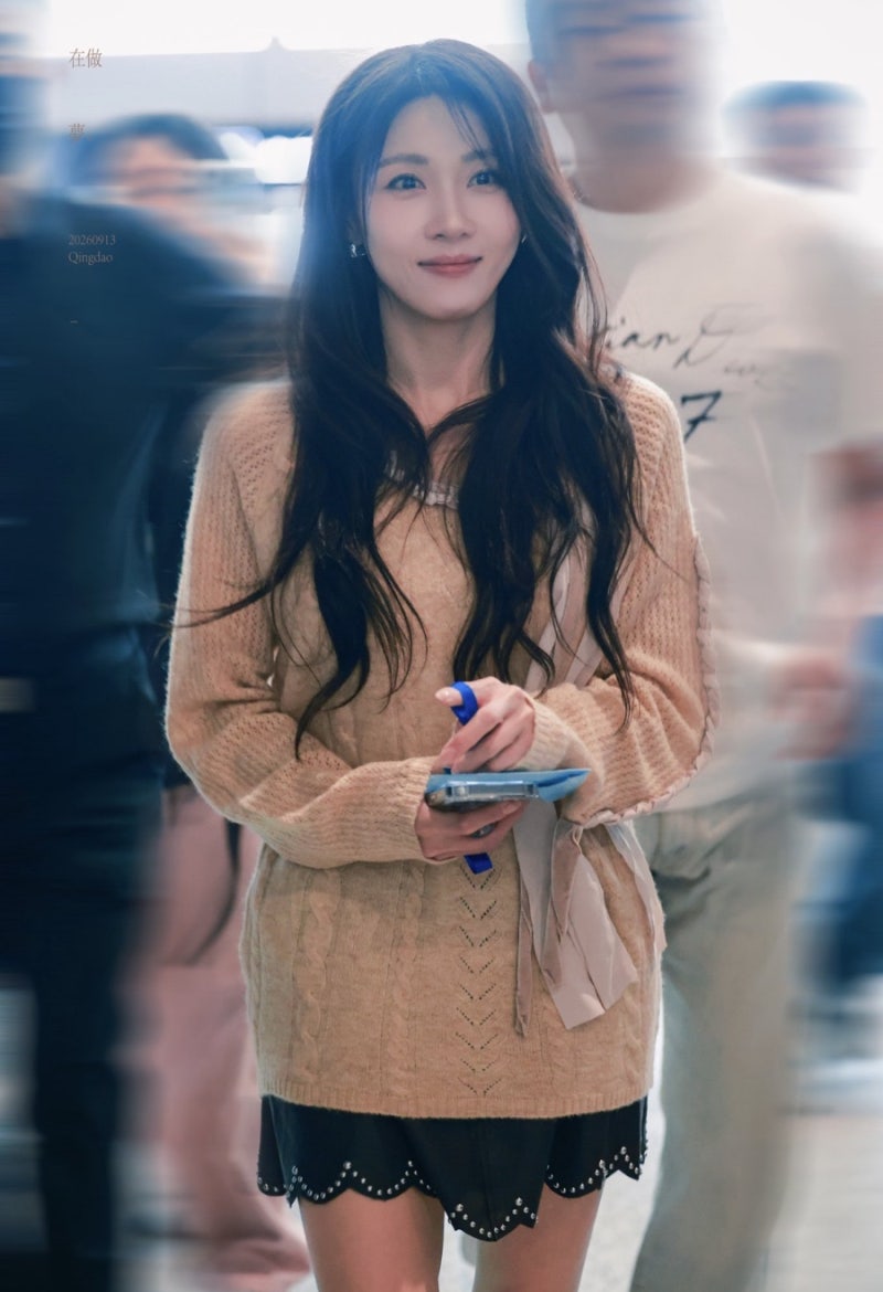 A celebrity who is just around the corner of their 50s... reportedly tore up a recent event look with SPA fashion.