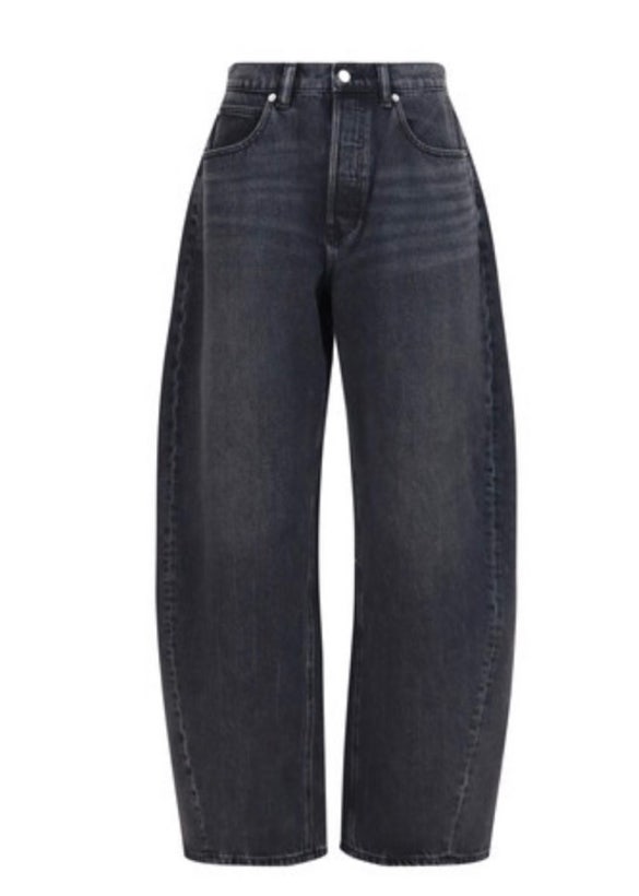 Celebrity causing a sensation with their fashion style in oversized jeans