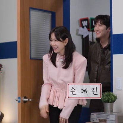 It looks like the stylist got a raise... Son Ye-jin's fashion