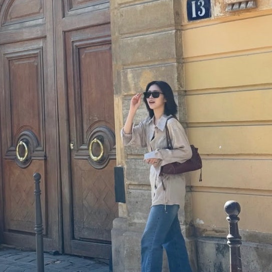 "Beautiful yet handsome... the actress who captivated women's hearts with her vintage fashion"
