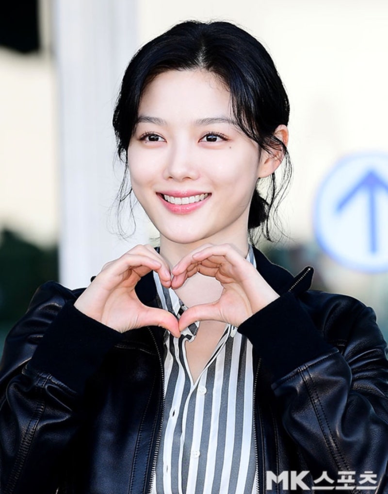 Kim Yoo-jung's autumn outfit raises expectations even before Fashion Week.