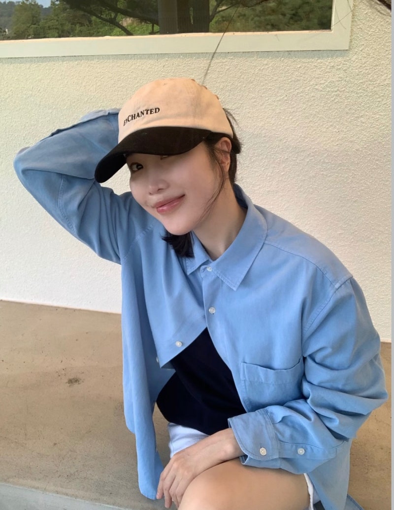 How to wear shirts these days... Celebrity daily look fashion that rejects the ordinary