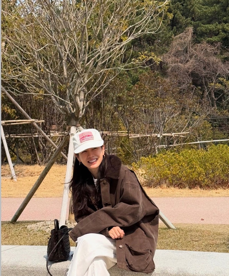 I watched because she was so pretty... but it turned out to be a motherly smile: Son Ye-jin's fashion