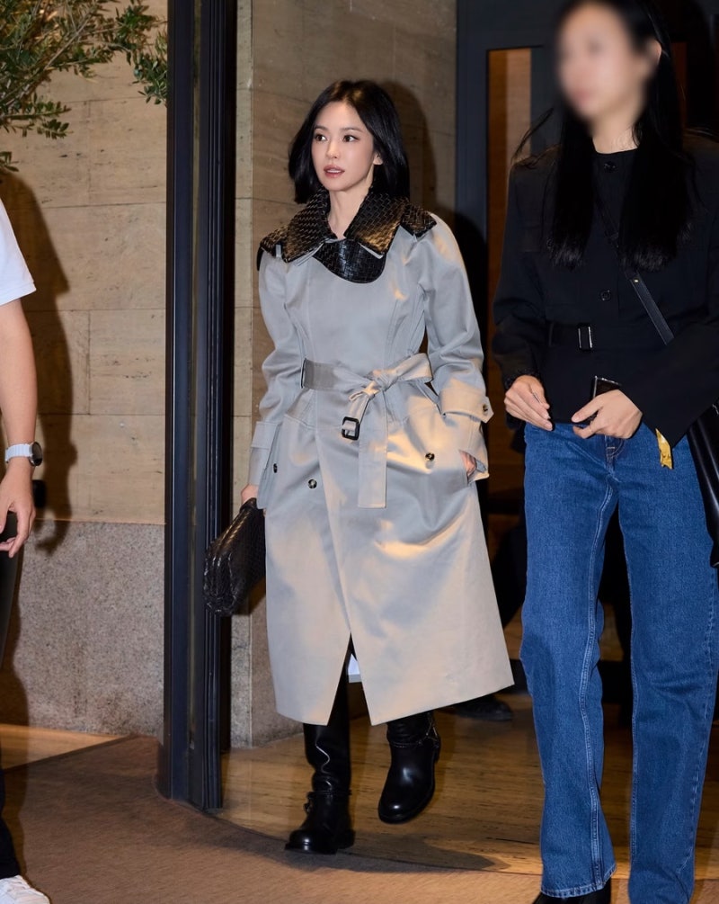 Song Hye-kyo's trench coat fashion, which she pulls off no matter how determined she is to wear it