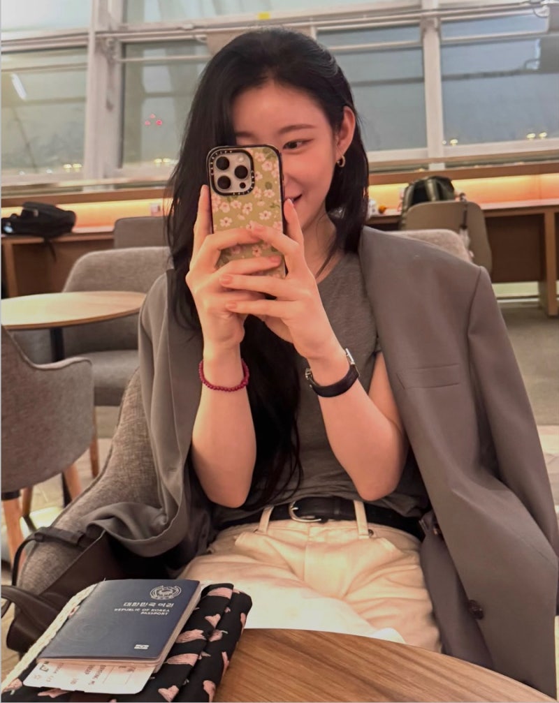 8,000 reposts of women's Chugomi alone.. Chaeryeong's work look jacket fashion