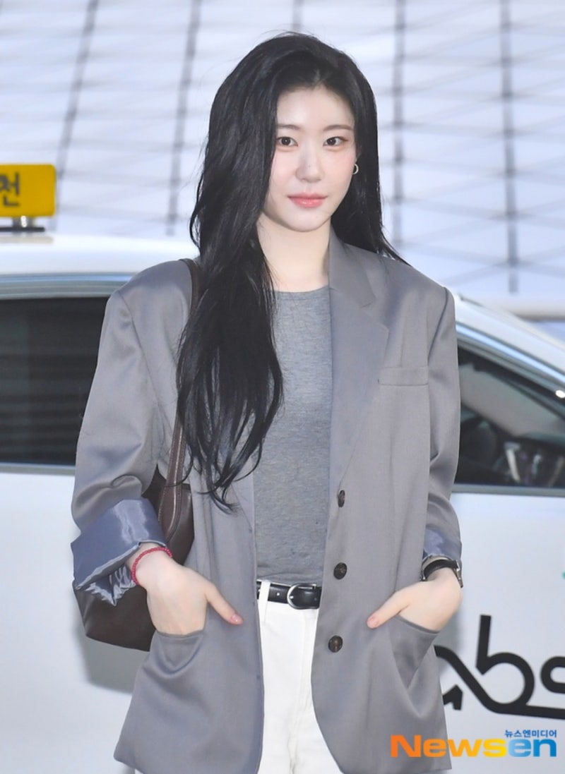 8,000 reposts of women's Chugomi alone.. Chaeryeong's work look jacket fashion
