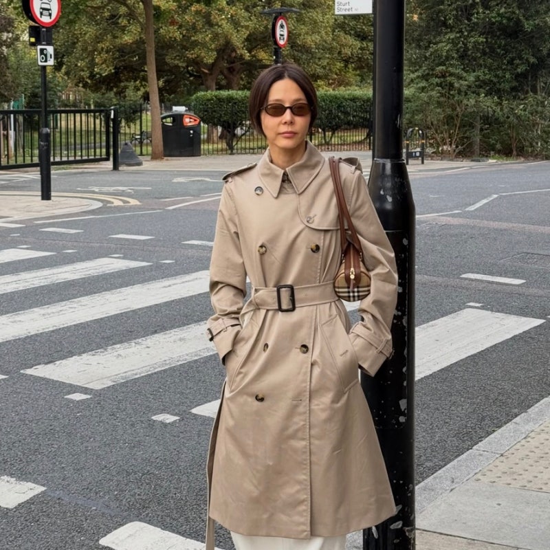 Kim Na-young's fashion, setting the mood with a trench coat—the formula for autumn styling.