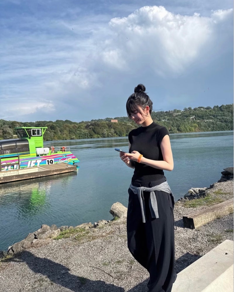 All-black styling tips... Karina's fashion causing a stir for being so chic