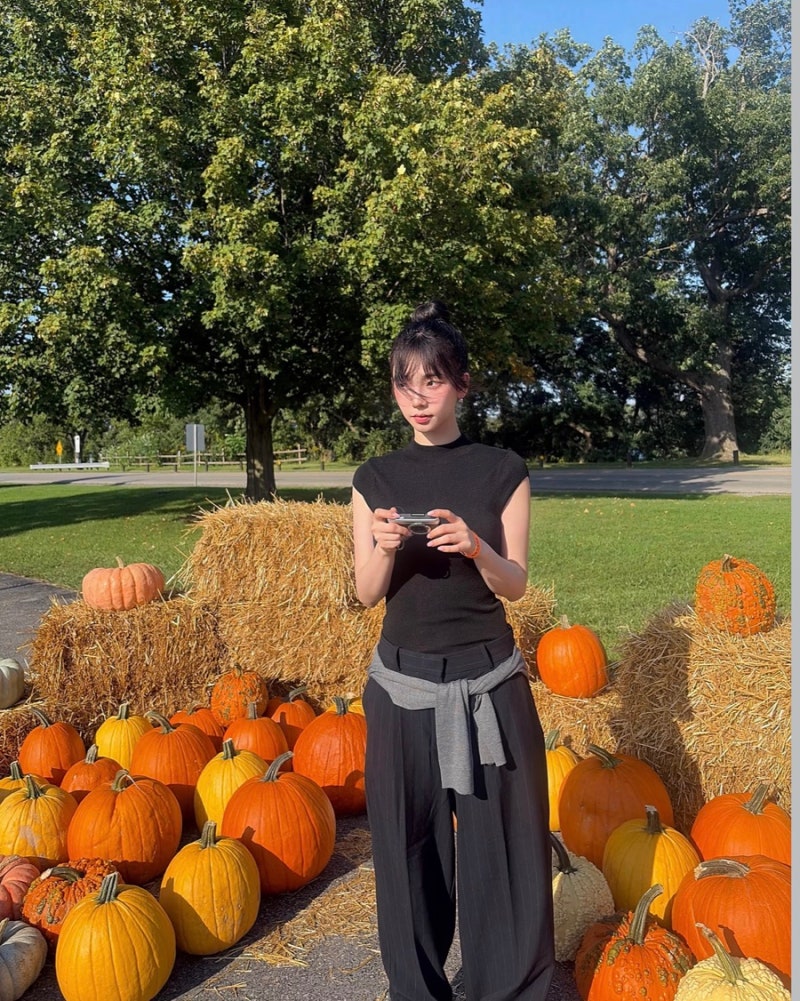 All-black styling tips... Karina's fashion causing a stir for being so chic