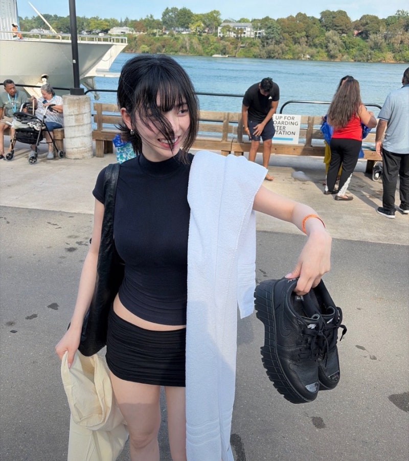 All-black styling tips... Karina's fashion causing a stir for being so chic