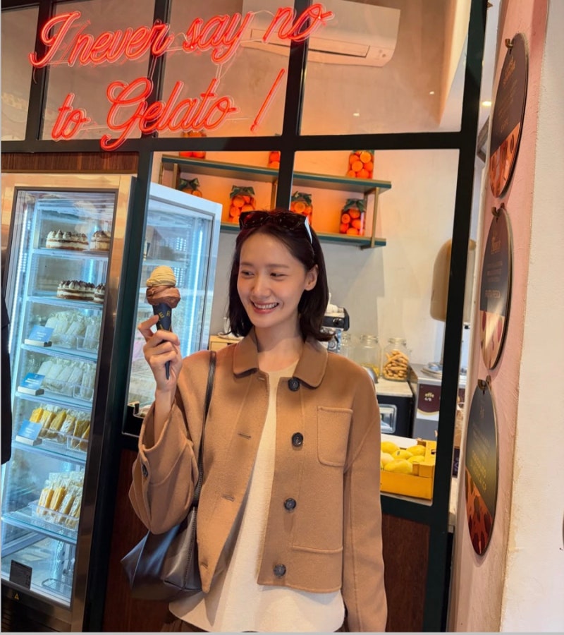 I never get tired of it... Yoona's work outfit, which is said to be even more stunning these days.