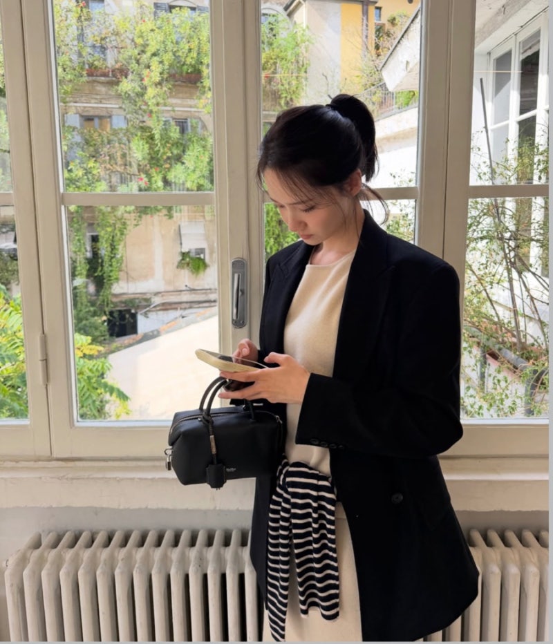 I never get tired of it... Yoona's work outfit, which is said to be even more stunning these days.