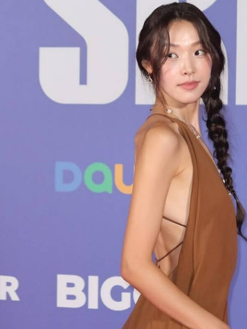 Choi Mi-na's dress that creates an optical illusion...