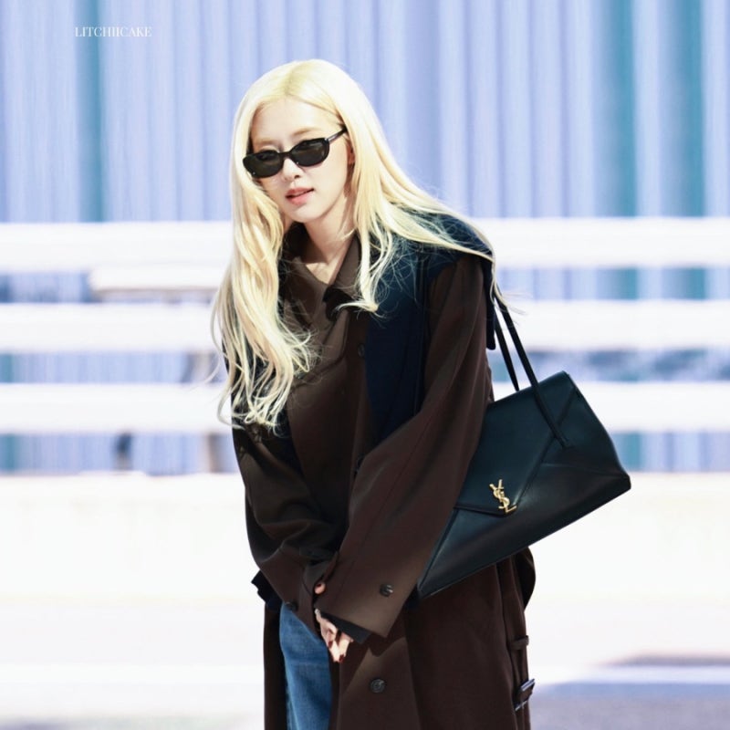 Rosé's coat fashion that gives off a Hollywood vibe the moment you wear it.