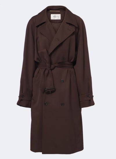 Rosé's coat fashion that gives off a Hollywood vibe the moment you wear it.