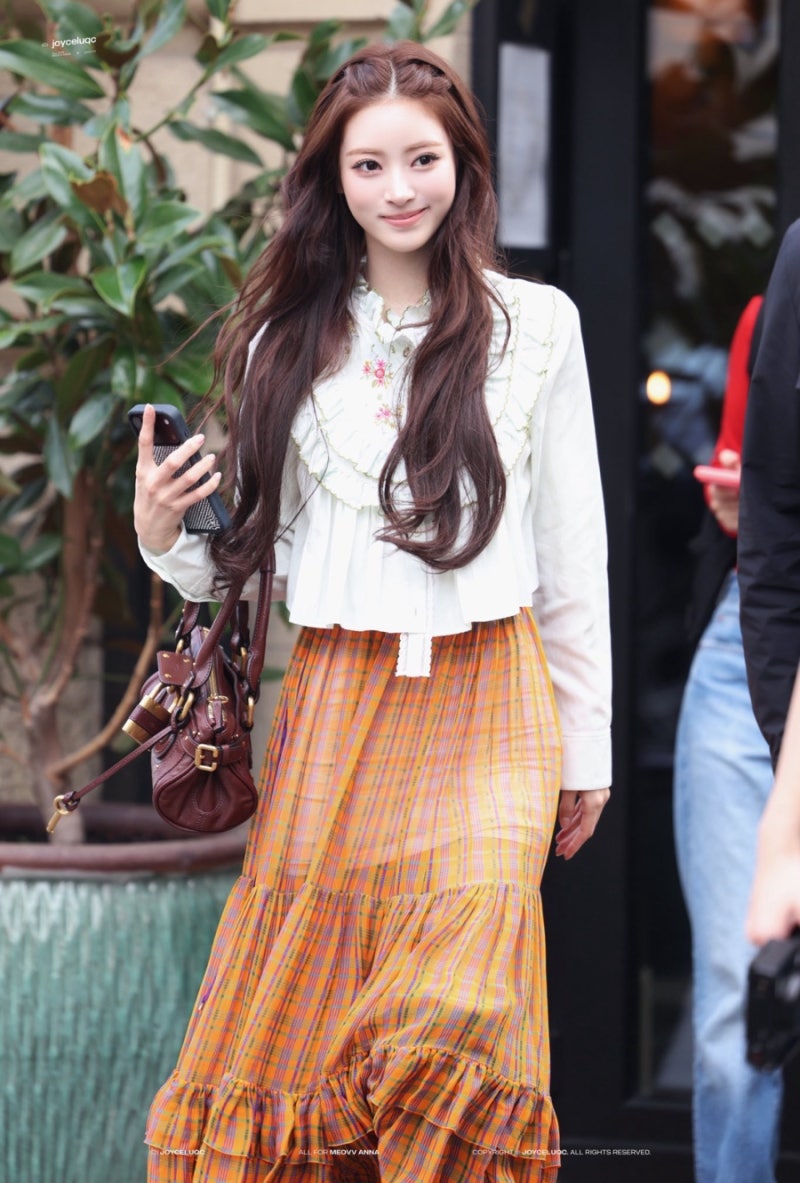 Thinked she was a doll... Celebrity fashion that left people speechless at her beauty