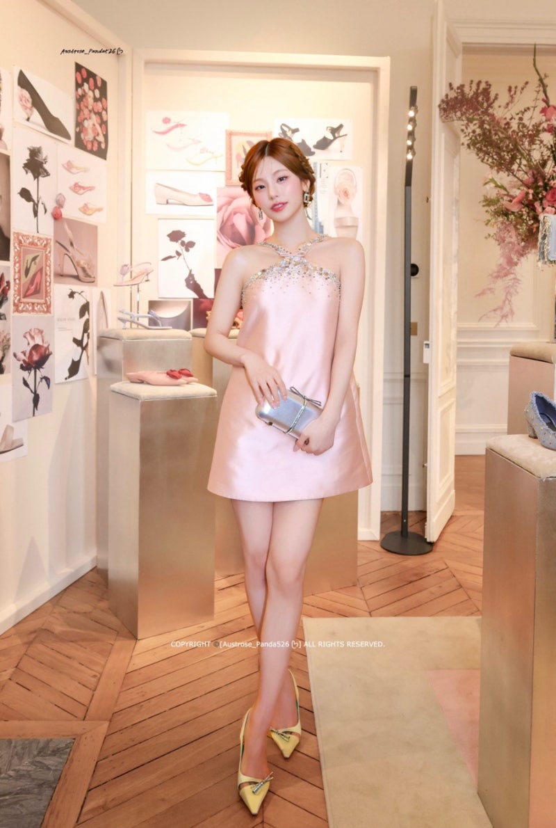 The mini dress fashion that makes you become a fan...