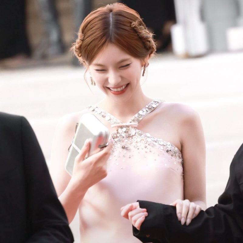 The mini dress fashion that makes you become a fan...